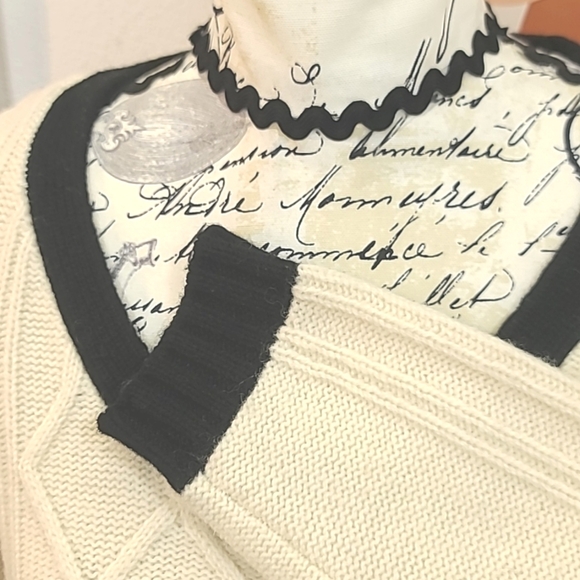 Brooklyn Industries 100% Lambswool cable knit sweater - Picture 7 of 10